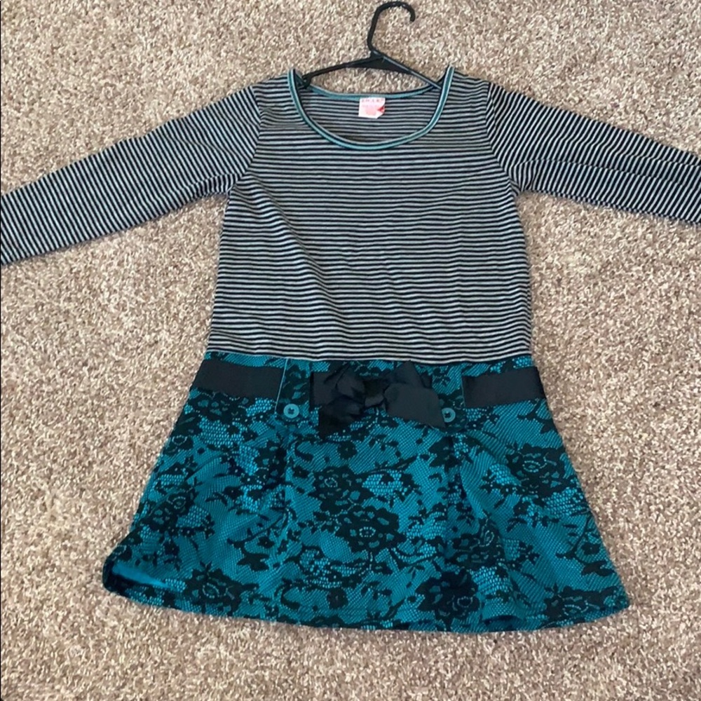 blue dress